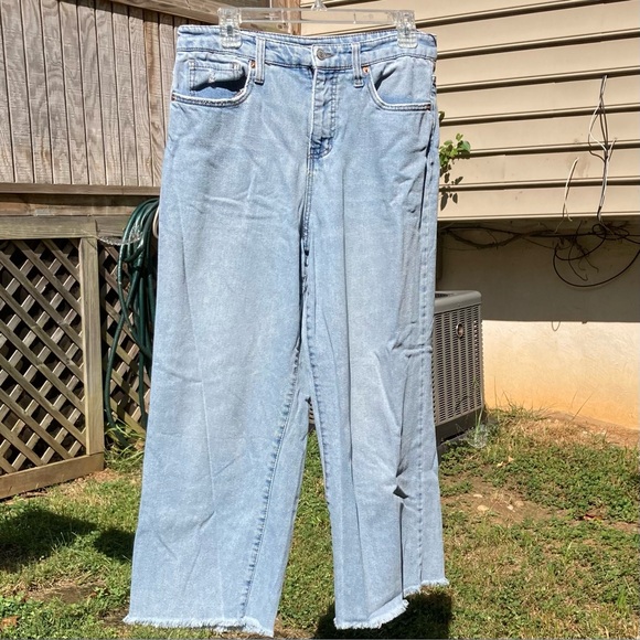WILD FABLE Light Blue Flare Wide Leg Jeans Distressed Cutoff Hem Womens Size 10 - Picture 1 of 13